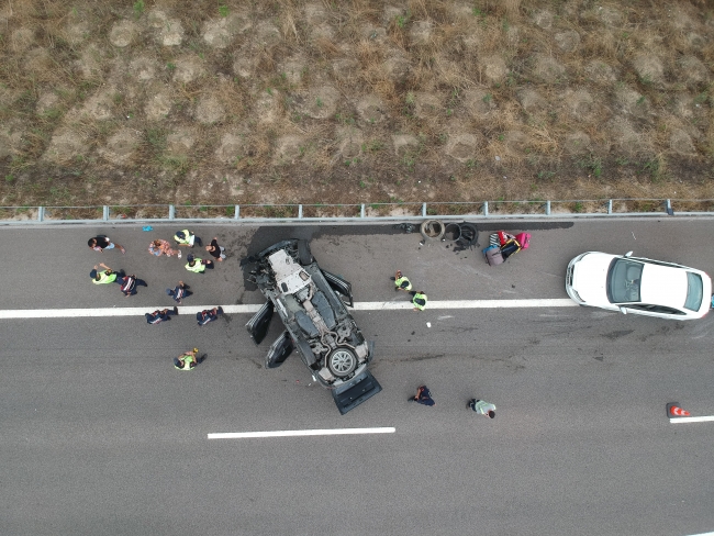 Aşırı hız ve dikkatsizlik trafik kazalarının en önemli nedenlerinden biri olarak öne çıkıyor.