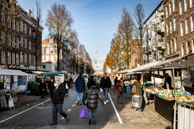 Hollanda'da kısıtlamalar 2 Mart'a kadar uzatıldı