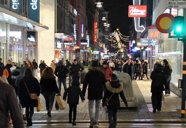 İsveç'te bir günde 32 bin yeni vaka