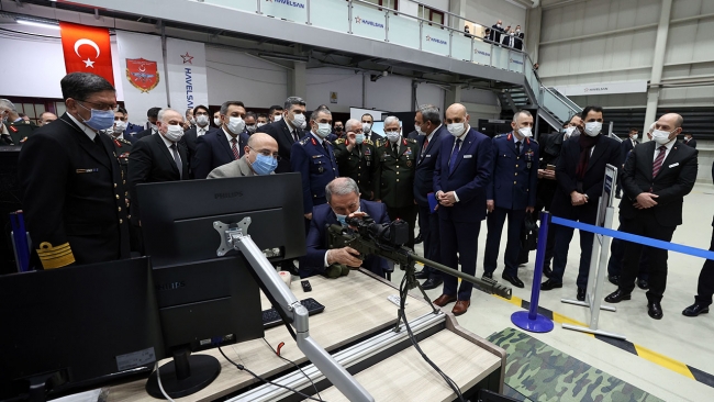 Bakan Akar hedefi tek atışta vurdu