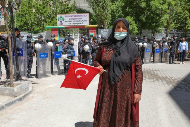 Terör örgütü tarafından evlatları kaçırılan aileler kavuşma gününü bekliyor