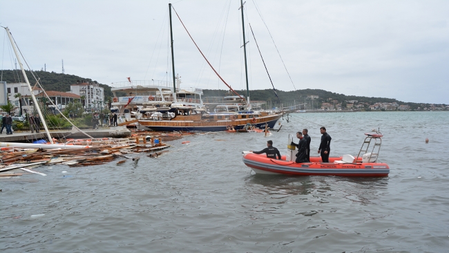 Ayvalık ve Dikili'de 100'den fazla tekne battı