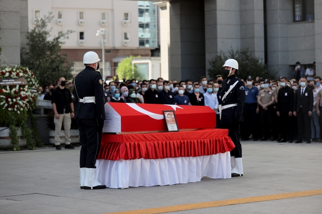 Şehit bekçi son yolculuğuna uğurlandı