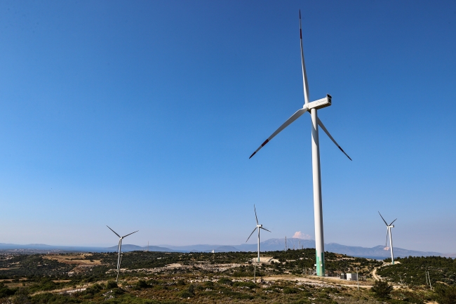 Elektriğin yüzde 12'si rüzgar ve güneşten elde edildi