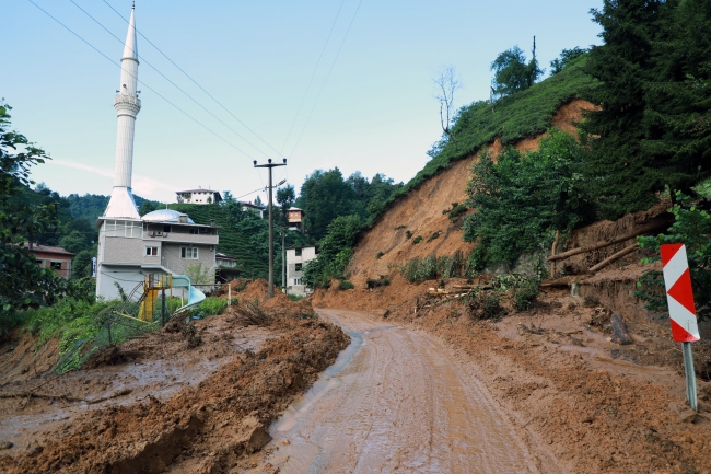 Rize'yi sel vurdu: 6 can kaybı