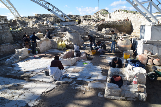 1600 yıllık vaftizhane gün yüzüne çıkartıldı