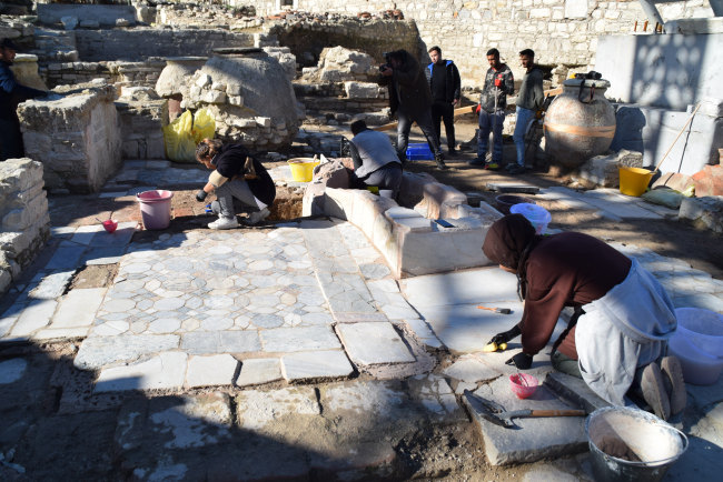 1600 yıllık vaftizhane gün yüzüne çıkartıldı