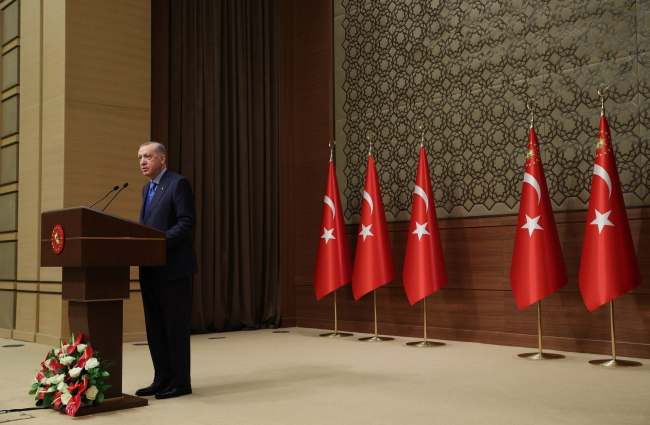 Cumhurbaşkanı Erdoğan: Sosyal medyada kullanılan dil felaket habercisidir