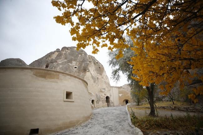 1700 yıllık manastırda turizm elçiliği yapıyor