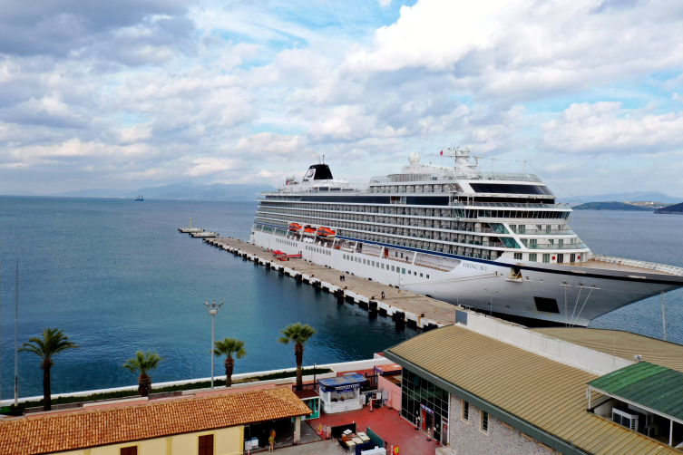 Kuşadası'nda hedef deniz yoluyla 1 milyon turisti ağırlamak