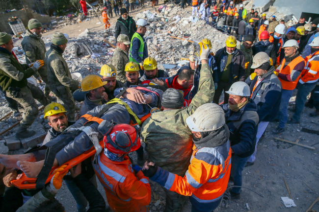 Zamana karşı yaşam mücadelesini kazandılar