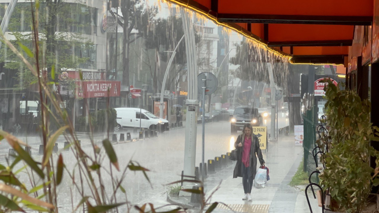 Uzmanından sel uyarısı: İstanbul'da kısa süreli kuvvetli yağışlar bekleniyor