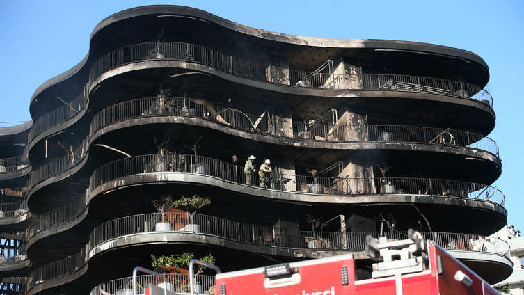 İzmir'deki yangının boyutu gün ağarınca ortaya çıktı