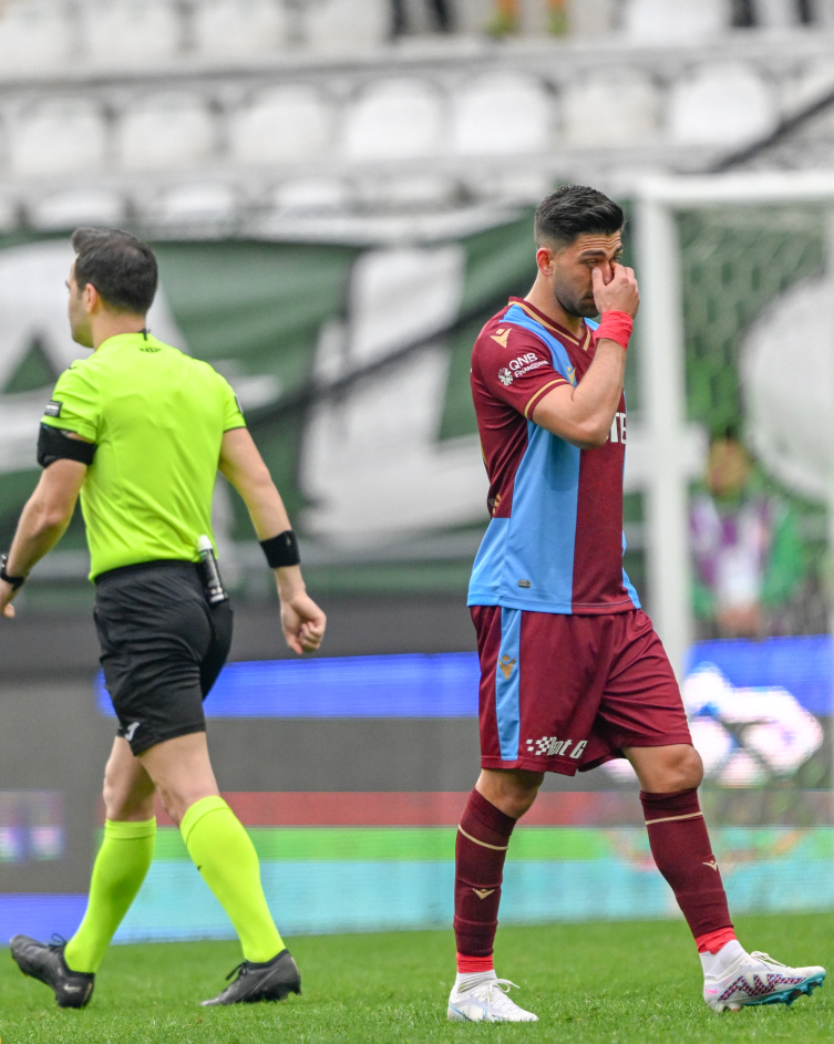 Konyaspor geriden gelerek Trabzonspor'u yendi