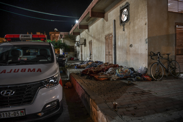 Gazze’de saldırıdan kaçanlar Şifa ve Nasır Hastanesi'ne sığınıyorlar