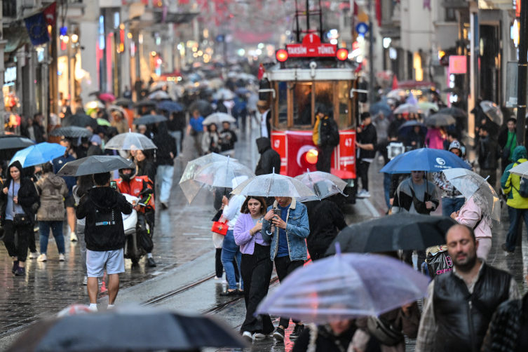 İstanbul'da trafik yoğunluğu yüzde 90'a çıktı