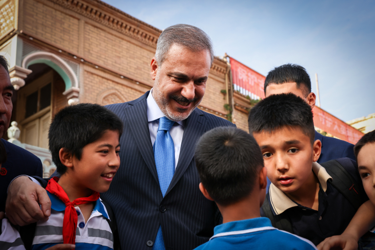 Bakan Fidan, Uygur Özerk Bölgesi'ni ziyaret etti