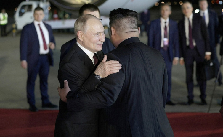 Putin Kuzey Kore'de: Çok kutuplu dünyayı birlikte savunma vurgusu