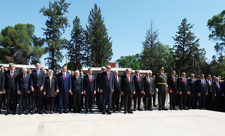 KKTC'deki Barış ve Özgürlük Bayramı geniş katılımla kutlandı