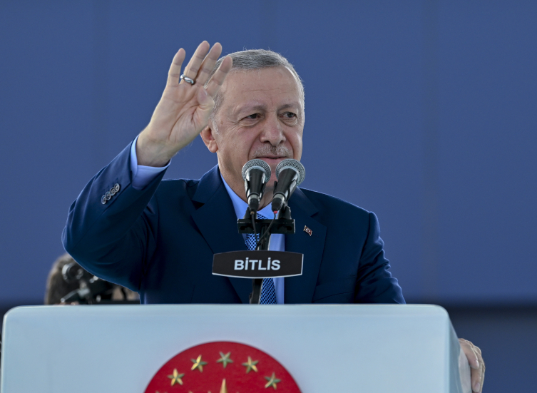 Cumhurbaşkanı Erdoğan: İstanbul'un en nadide çevre hazinesini para babalarına peşkeş çekiyorlar