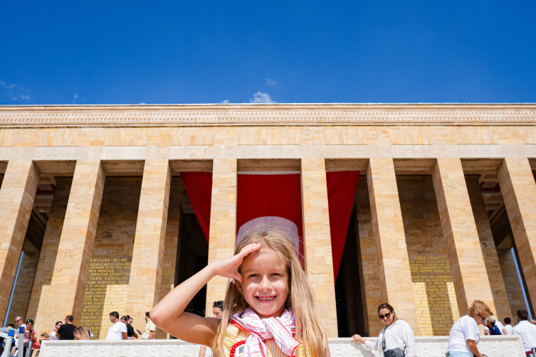 Anıtkabir 30 Ağustos'ta 350 bini aşkın ziyaretçiyi ağırladı