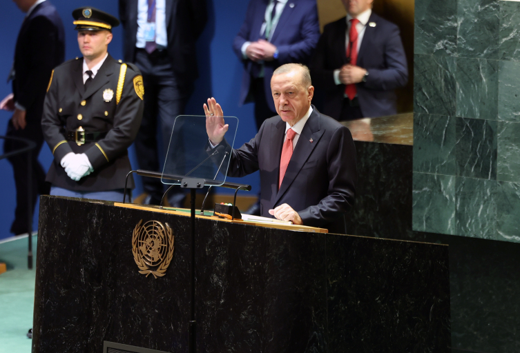 Cumhurbaşkanı Erdoğan: Gazze'deki soykırımın önüne geçmek için daha neyi bekliyorsunuz?