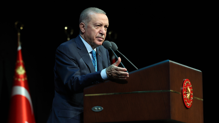 Cumhurbaşkanı Erdoğan: Gençlerimizin yitip gitmelerine seyirci kalamayız