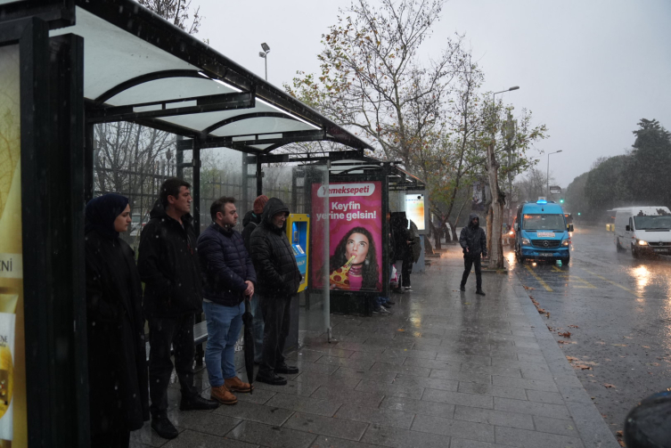 İstanbul'da fırtına ve sağanak etkili oluyor