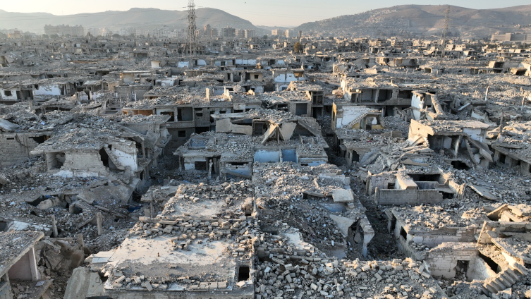 Şam merkezde yer alan mahallelerde acı, yıkım ve gözyaşının izleri duruyor. Foto: AA