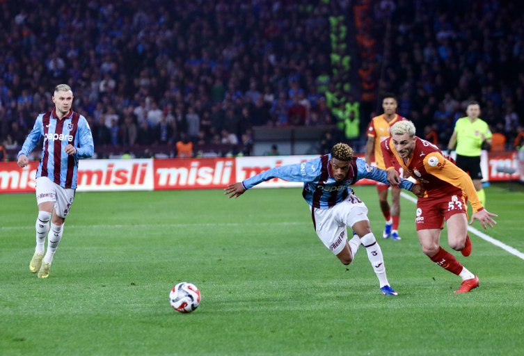 Zirvede yarış kızıştı