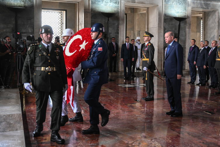 Cumhurbaşkanı Erdoğan: Milletimizin istiklal ve istikbaline sahip çıkıyoruz