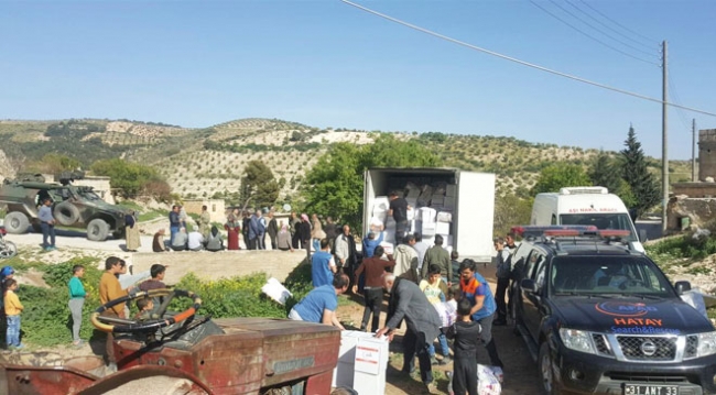 Terörden temizlenen Afrin'e insani yardım sürüyor