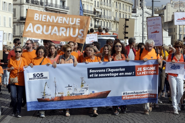 Fransa'da Aquarius'a destek için "Turuncu Dalga" eylemi