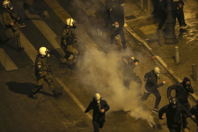 Yunanistan'da "Makedonya" protestosu olaylı geçti