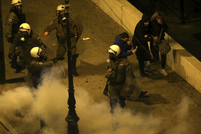 Yunanistan'da "Makedonya" protestosu olaylı geçti