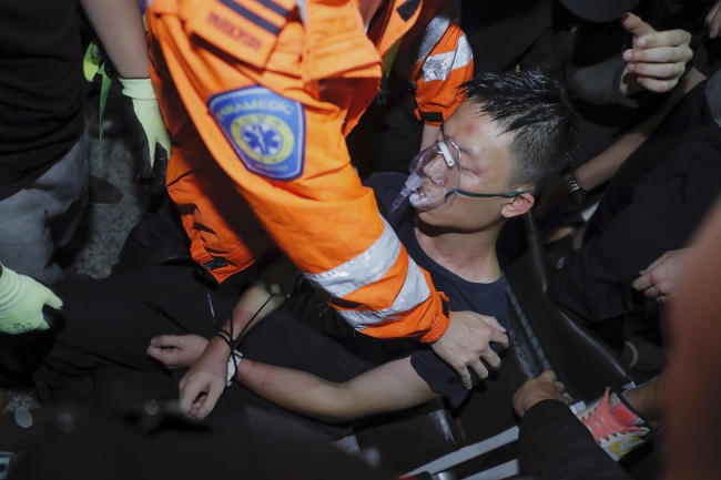 Hong Kong'da protestocular ile polis arasında çatışma çıktı