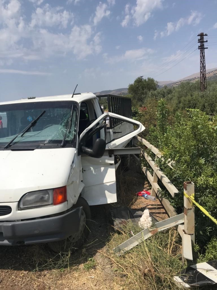 Aracın kasasında yolculuk eden tarım işçileri dereye düştü: 1 kişi hayatını kaybetti, 3 yaralı