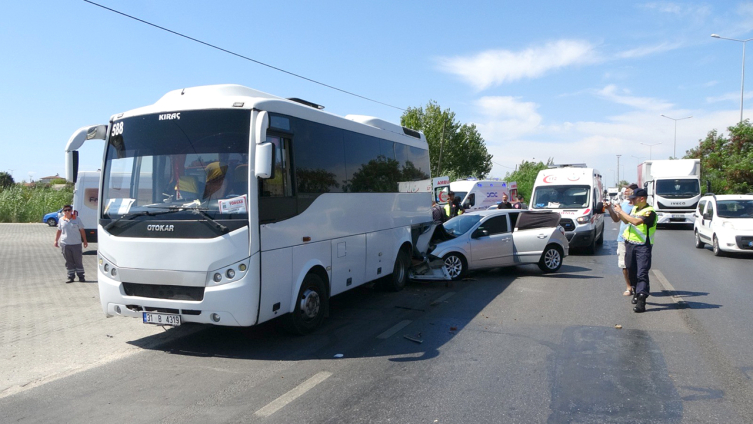 Araç içinde düşen cep telefonu kazaya neden oldu