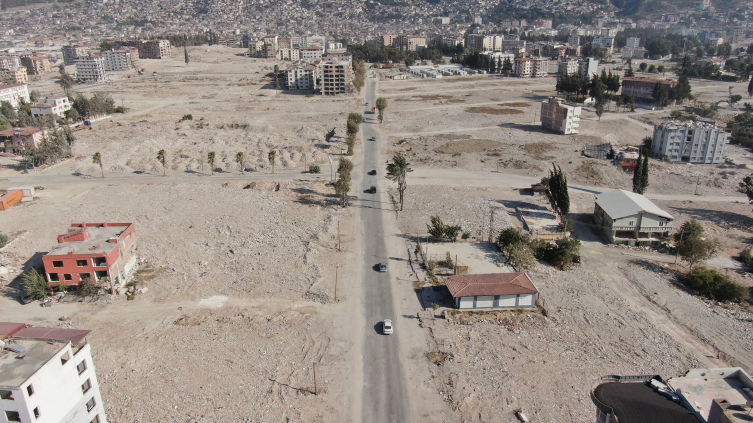 Hatay'da vatandaşlar yıllarca yaşadığı sokakları tanıyamaz hale geldi