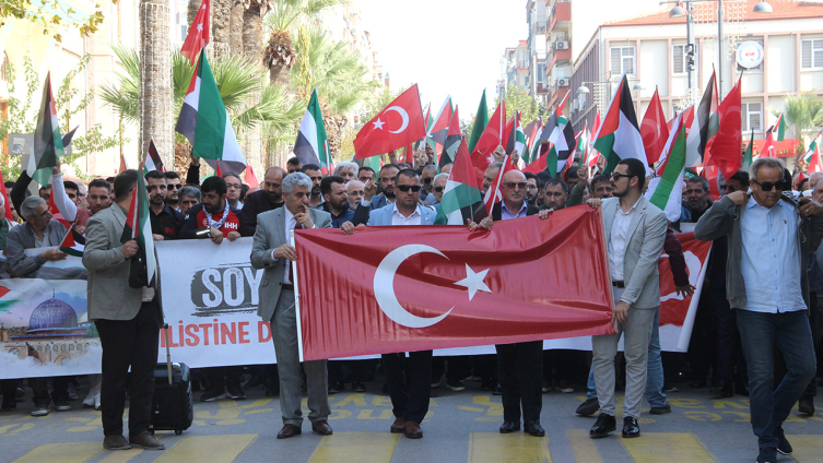 Manisa'da Filistin'e destek gösterisi