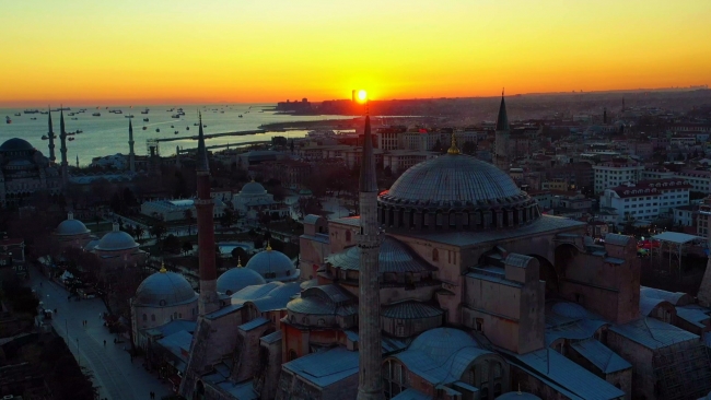 Ayasofya Camii'nde kartpostallık gün batımı