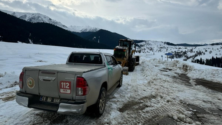 Artvin'de kapanan yollar açılıyor