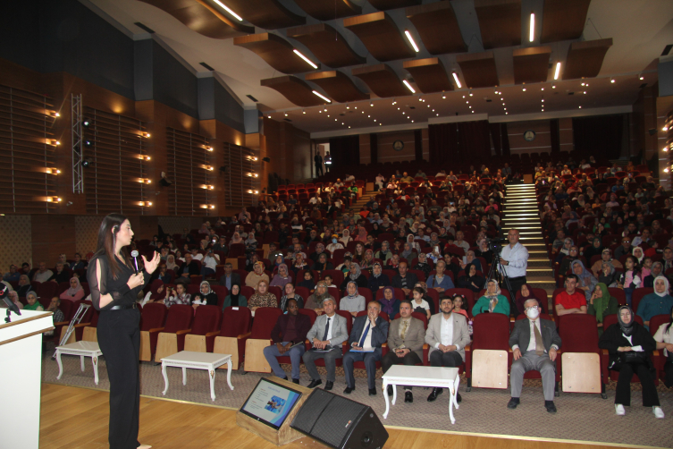 Gaziantep'te 9 Mayıs Dünya Çölyak Günü Semineri düzenlendi