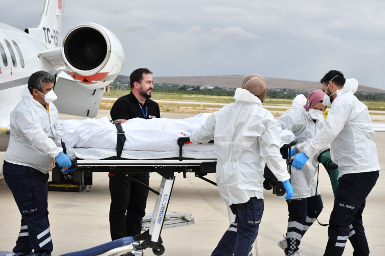 Mekke'de rahatsızlanan kişi ambulans uçakla Gaziantep'e getirildi