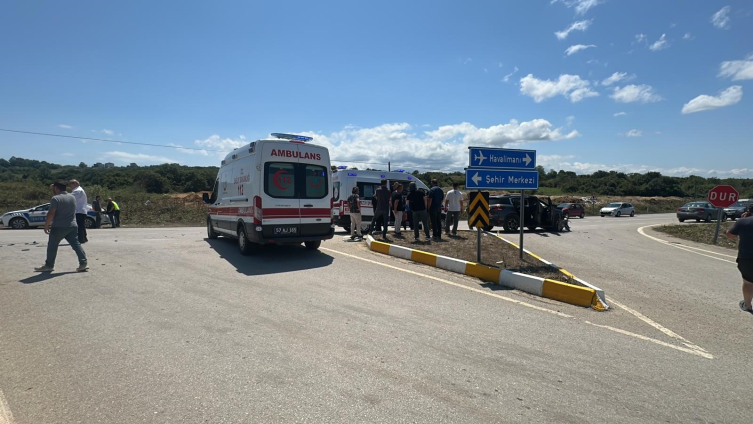 Sinop'ta meydana gelen trafik kazasında 8 kişi yaralandı