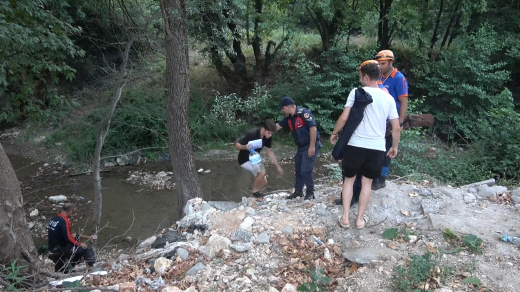 Bursa'da balık tutmaya giderken kaybolan 3 genci AFAD ekipleri buldu