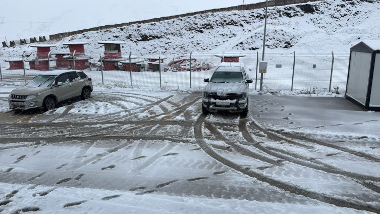 Türkiye'ye mevsimin ilk karı düştü