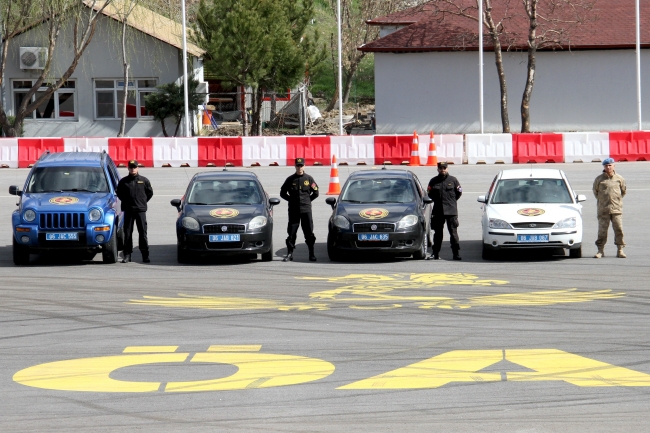 Jandarma'nın anti terör sürüşleri aksiyon filmlerini aratmadı