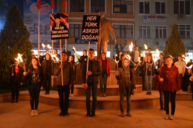 Tokat'ta Mehmetçiğe meşaleli destek