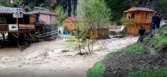 Kayseri'de aşırı yağışlar sele yol açtı